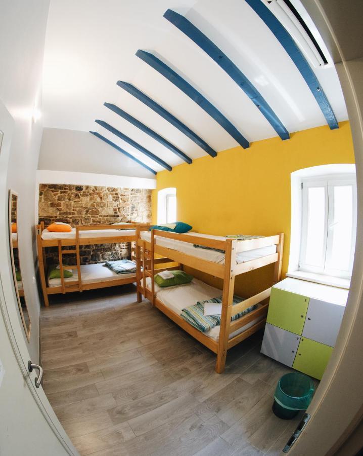 Fiesta Siesta Social Hostel スプリト エクステリア 写真