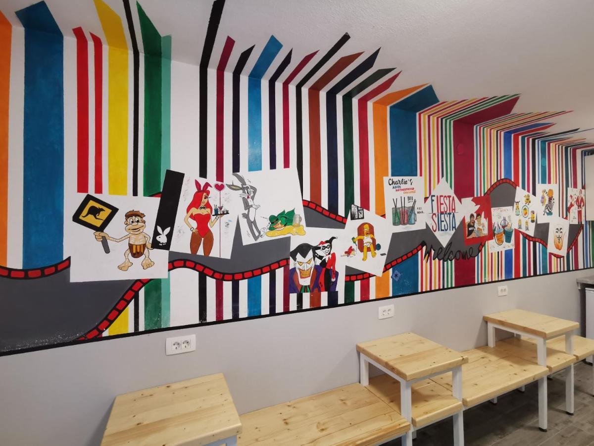 Fiesta Siesta Social Hostel スプリト エクステリア 写真