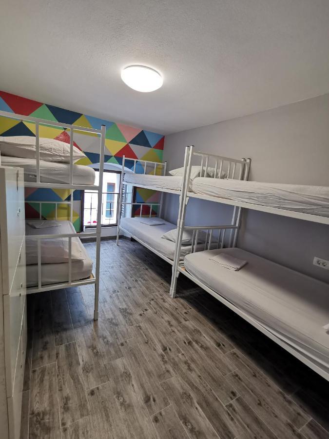 Fiesta Siesta Social Hostel スプリト エクステリア 写真