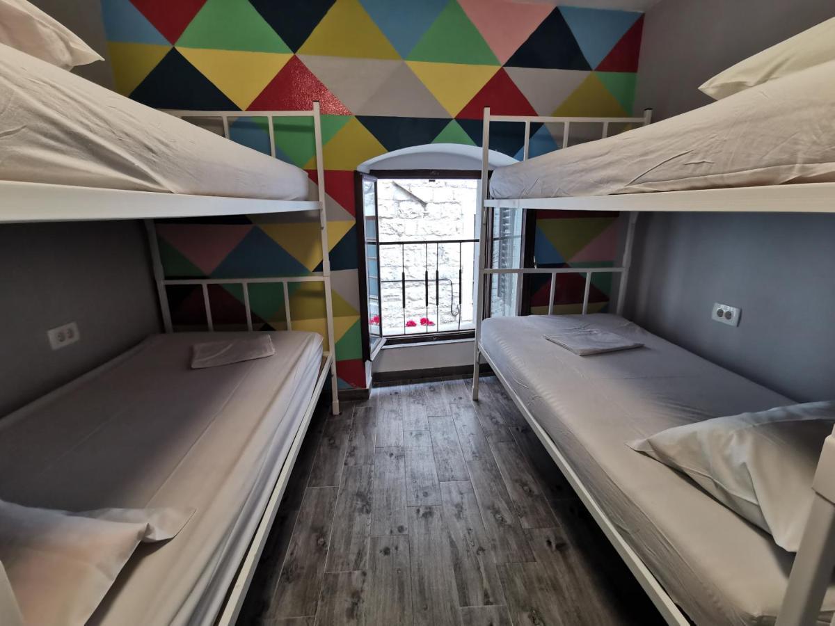 Fiesta Siesta Social Hostel スプリト エクステリア 写真