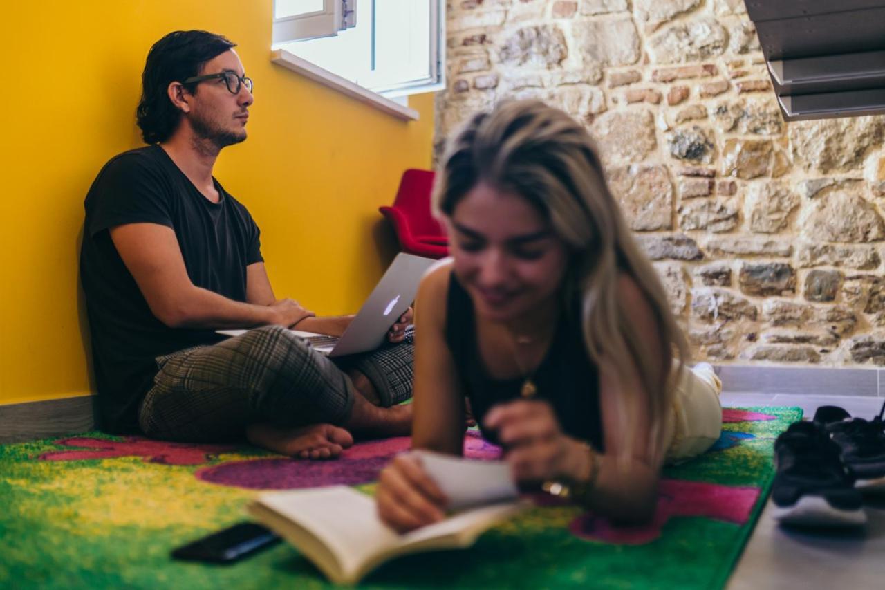 Fiesta Siesta Social Hostel スプリト エクステリア 写真