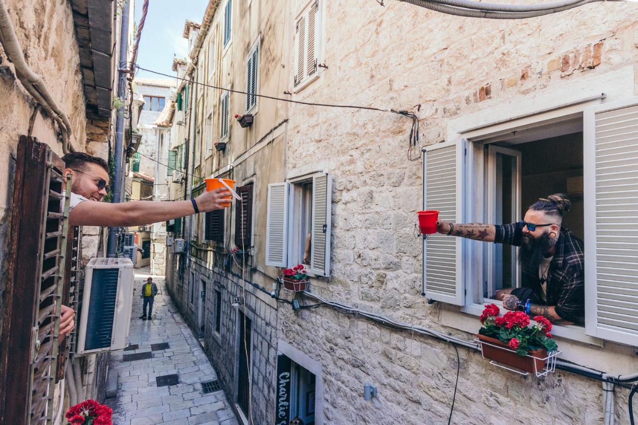 Fiesta Siesta Social Hostel スプリト エクステリア 写真